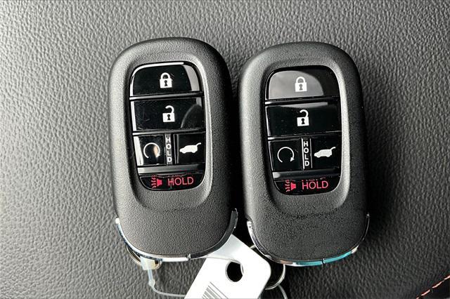 Photo of 2026 Urban Gray Pearl Honda CR-V Hybrid