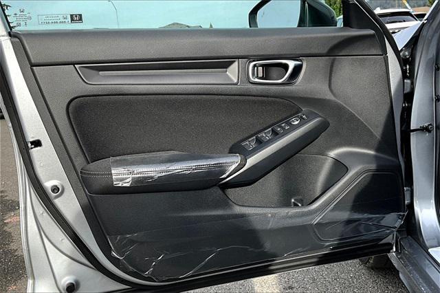 Photo of 2025 Solar Silver Metallic Honda Civic