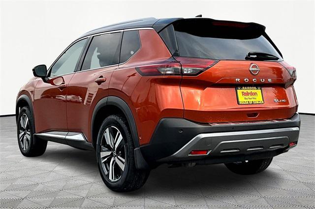Photo of 2022 Sunset Drift Chromaflair/Super Black Nissan Rogue