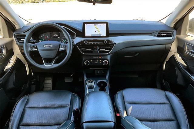 Photo of 2022 Oxford White Ford Escape