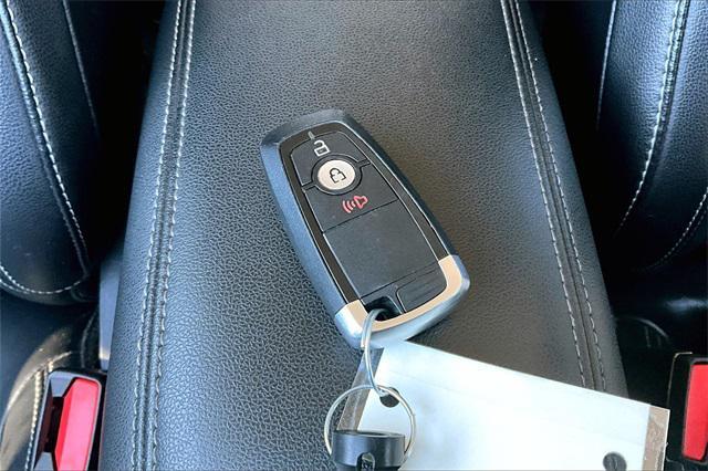 Photo of 2022 Oxford White Ford Escape