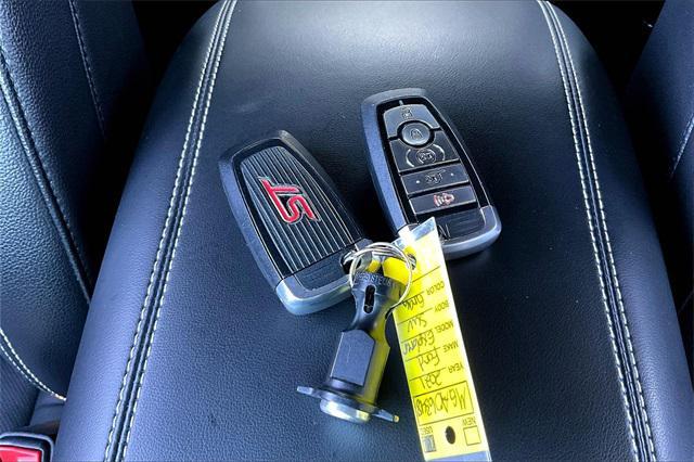 Photo of 2021 Carbonized Gray Metallic Ford Explorer