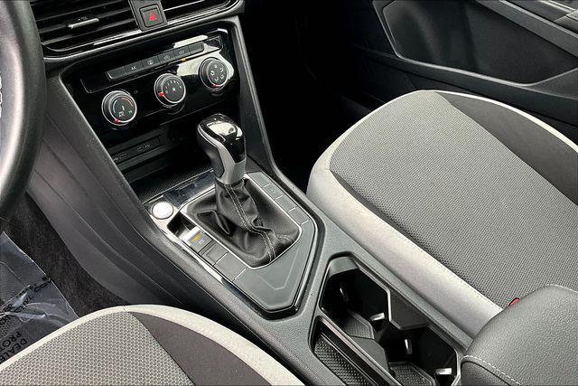 Photo of 2024 Platinum Gray Metallic Volkswagen Taos