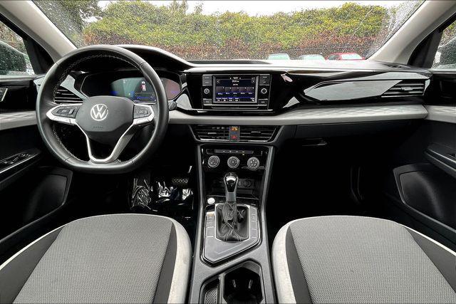 Photo of 2024 Platinum Gray Metallic Volkswagen Taos