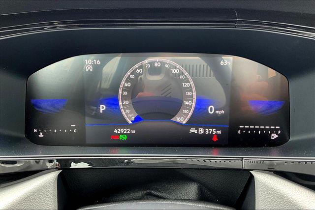 Photo of 2024 Platinum Gray Metallic Volkswagen Taos