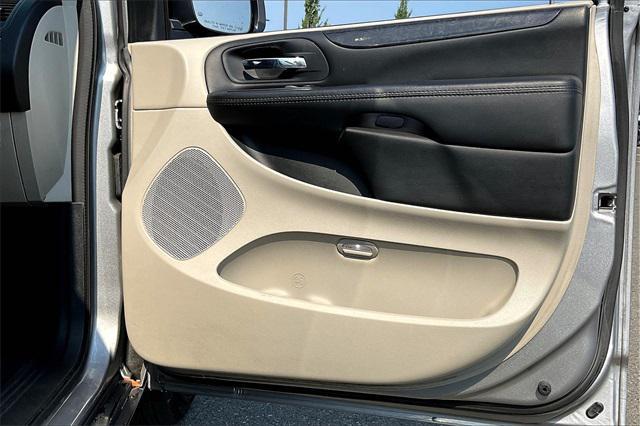 Photo of 2016 Billet Silver Metallic Clearcoat Dodge Grand Caravan