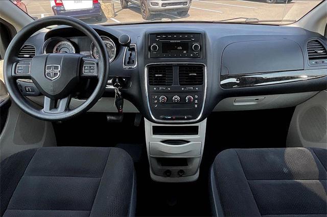 Photo of 2016 Billet Silver Metallic Clearcoat Dodge Grand Caravan