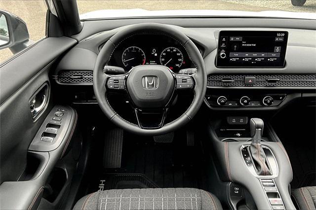 Photo of 2026 Platinum White Pearl Honda HR-V