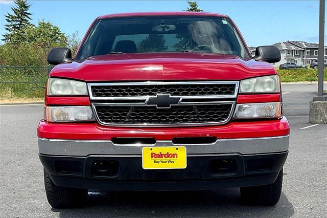 Photo of 2006 Victory Red Chevrolet Silverado 1500
