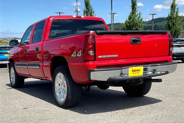 Photo of 2006 Victory Red Chevrolet Silverado 1500