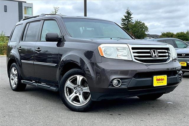 Photo of 2012 Dark Amber Metallic Honda Pilot