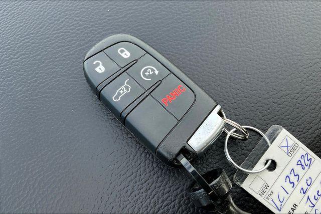 Photo of 2020 Slate Blue Pearlcoat Jeep Grand Cherokee