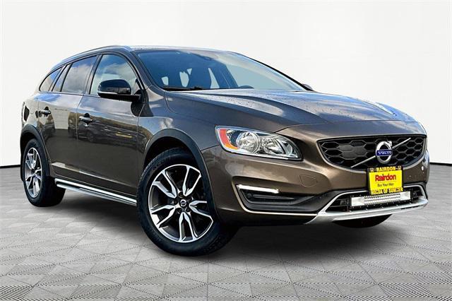 2018 Volvo V60 Cross Country