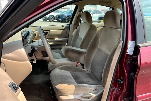 Photo of 2005 Merlot Clearcoat Metallic Ford Taurus