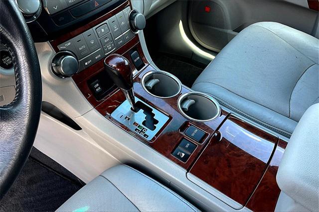 Photo of 2012 Sizzling Crimson Mica Toyota Highlander