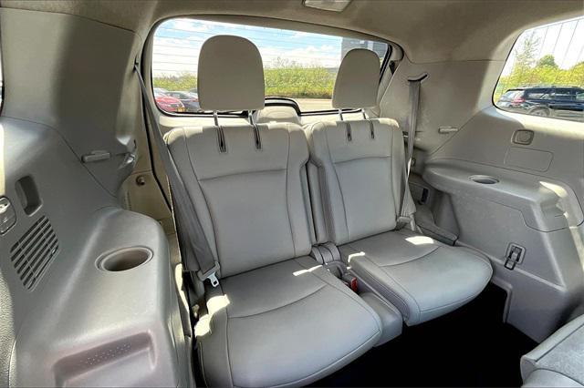 Photo of 2012 Sizzling Crimson Mica Toyota Highlander