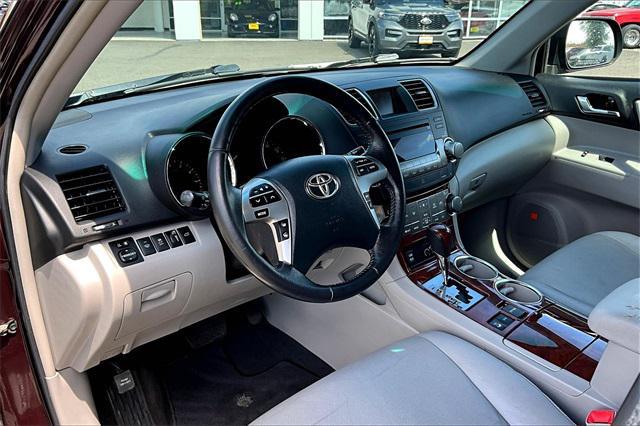 Photo of 2012 Sizzling Crimson Mica Toyota Highlander