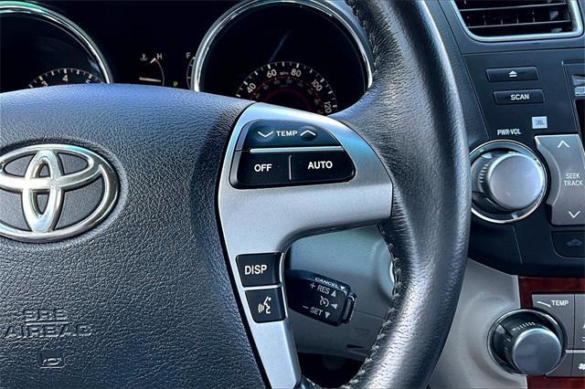 Photo of 2012 Sizzling Crimson Mica Toyota Highlander