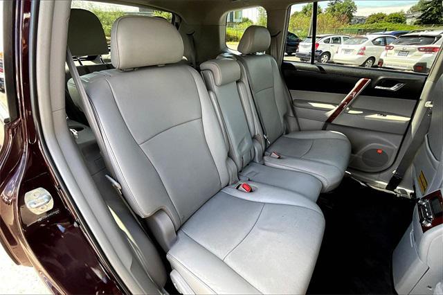 Photo of 2012 Sizzling Crimson Mica Toyota Highlander