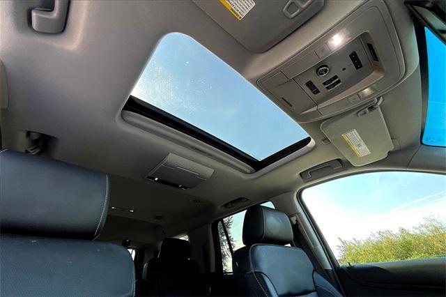 Photo of 2016 Quicksilver Metallic GMC Yukon
