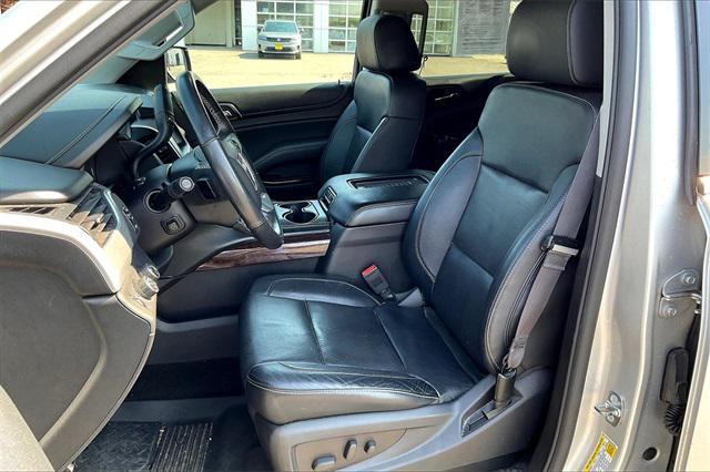 Photo of 2016 Quicksilver Metallic GMC Yukon