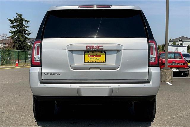Photo of 2016 Quicksilver Metallic GMC Yukon