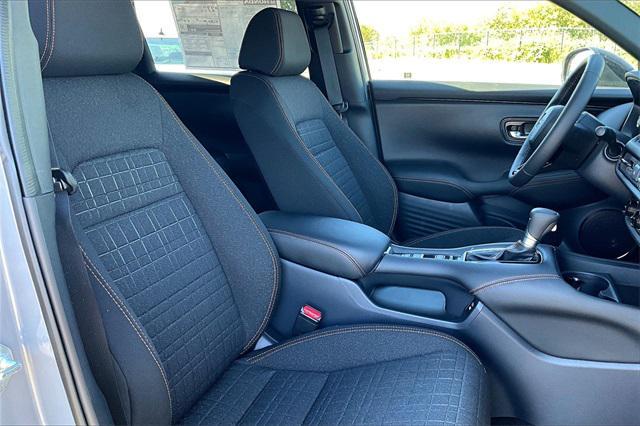 Photo of 2025 Urban Gray Pearl Honda HR-V