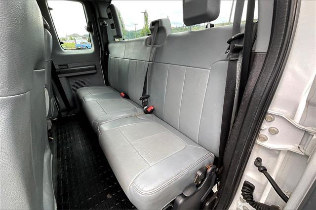 Photo of 2016 Oxford White Ford F-250