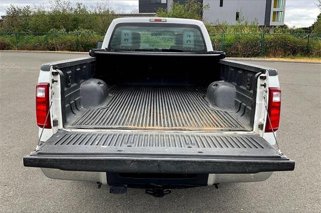 Photo of 2016 Oxford White Ford F-250