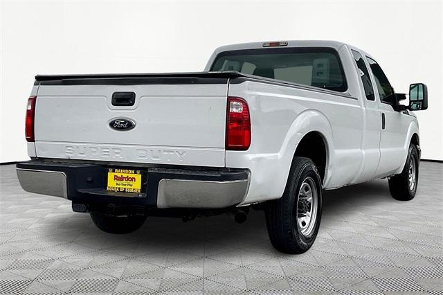 Photo of 2016 Oxford White Ford F-250