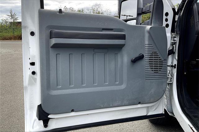 Photo of 2016 Oxford White Ford F-250