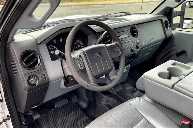 Photo of 2016 Oxford White Ford F-250