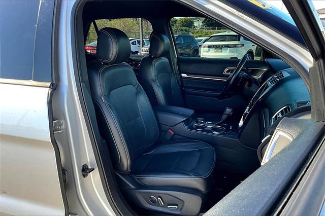 Photo of 2016 Ingot Silver Ford Explorer