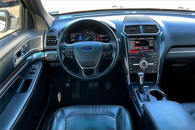 Photo of 2016 Ingot Silver Ford Explorer