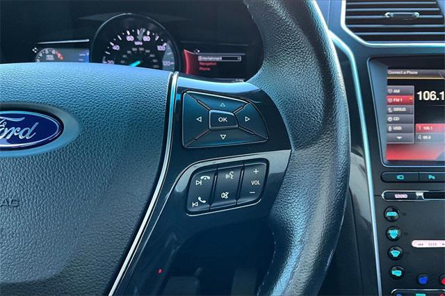 Photo of 2016 Ingot Silver Ford Explorer