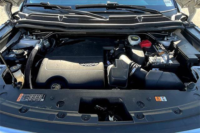 Photo of 2016 Ingot Silver Ford Explorer
