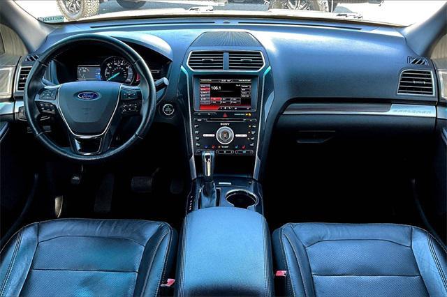 Photo of 2016 Ingot Silver Ford Explorer