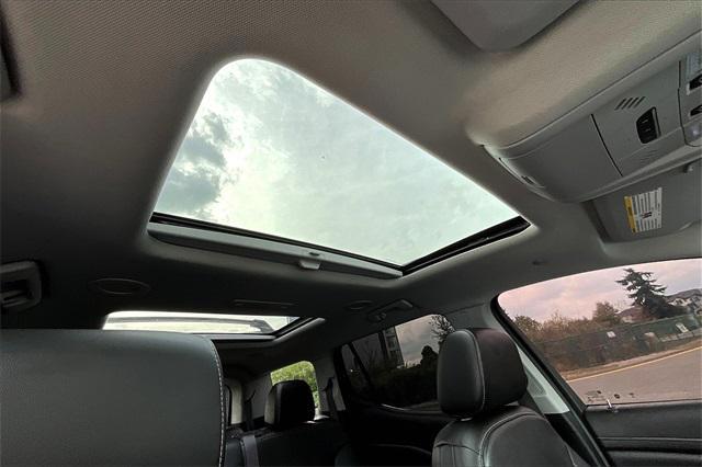 Photo of 2020 Summit White GMC Acadia