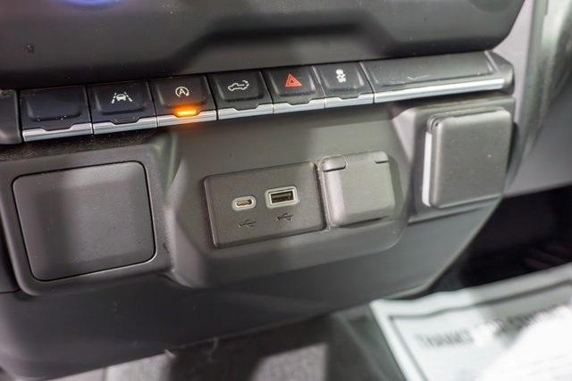 Photo of 2022 Black Chevrolet Silverado 1500