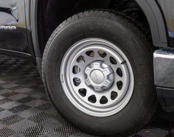 Photo of 2024 Onyx Black GMC Sierra 1500