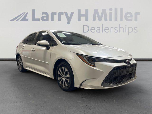 Photo of 2022 White Toyota Corolla Hybrid