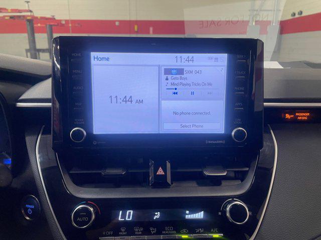 Photo of 2022 White Toyota Corolla Hybrid