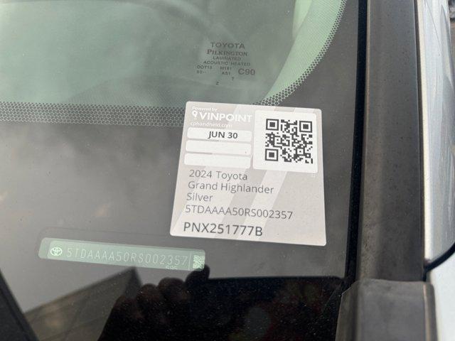 Photo of 2024 Celestial Silver Metallic Toyota Grand Highlander