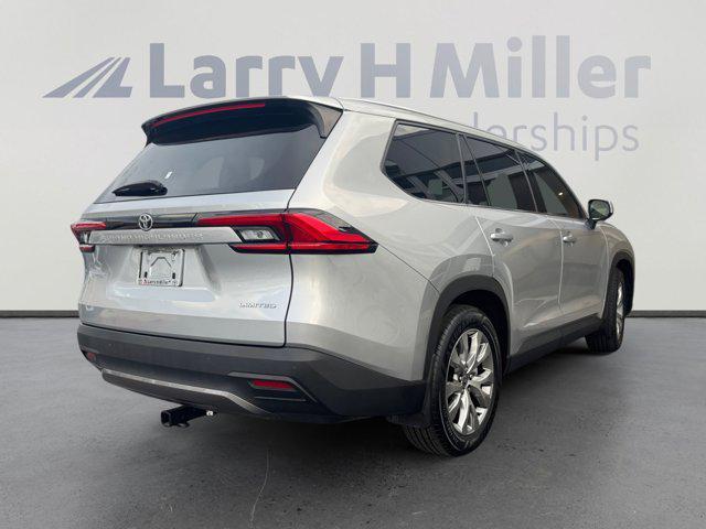 Photo of 2024 Celestial Silver Metallic Toyota Grand Highlander