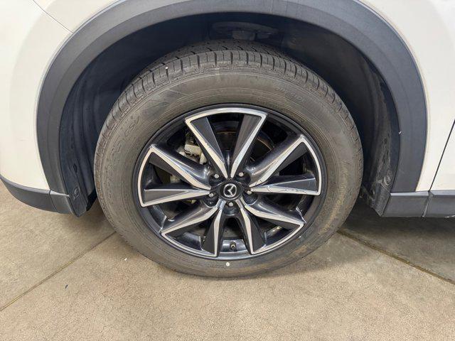 Photo of 2017 Snowflake White Pearl Mica Mazda CX-5