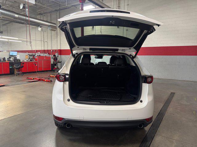 Photo of 2017 Snowflake White Pearl Mica Mazda CX-5
