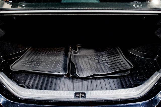 Photo of 2021 Midnight Black Metallic Toyota Camry