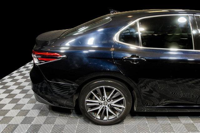 Photo of 2021 Midnight Black Metallic Toyota Camry