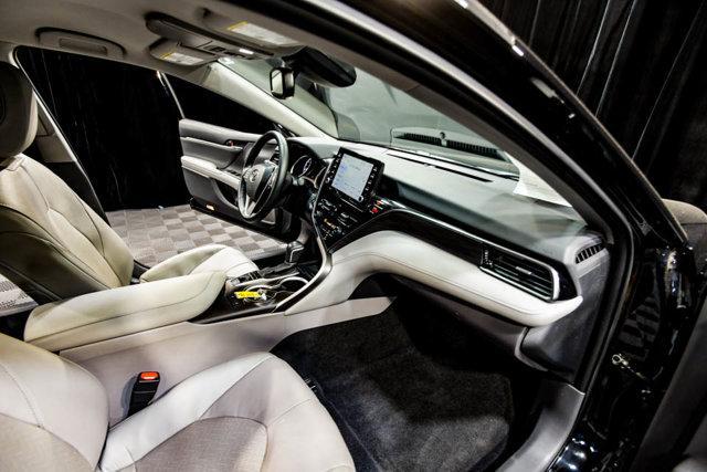 Photo of 2021 Midnight Black Metallic Toyota Camry