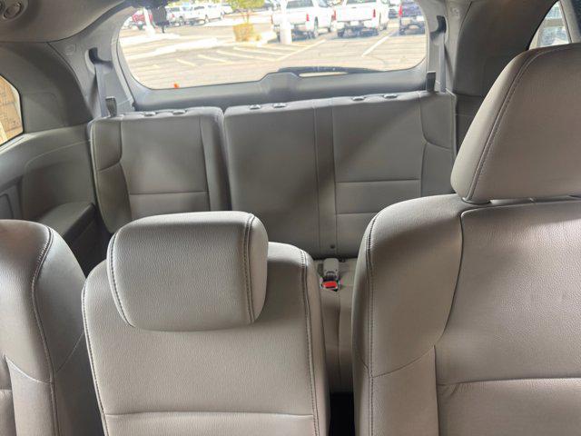 Photo of 2012 Polished Metal Metallic Honda Odyssey